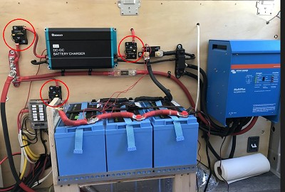 房車內部的完整電力配電系統,並使用了KUOYUH 16-8F 系列直流斷路器 房車內部的完整電力配電系統,並使用了KUOYUH 16-8F 系列直流斷路器