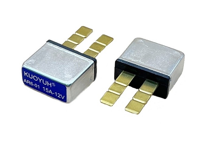 KUOYUH AR6 Series 15A -12V Automotive Circuit Breaker
