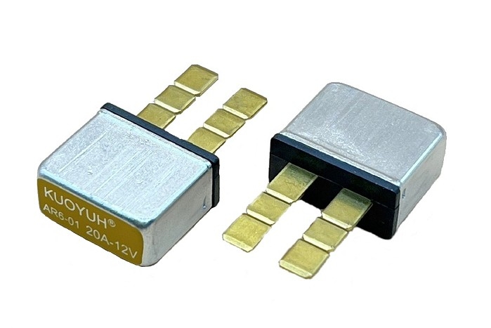 KUOYUH AR6 Series 20A -12V Automotive Circuit Breaker