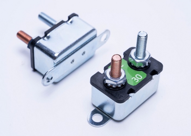 KUOYUH AR Series 30A Metal Cover Auto-Reset-Circuit Breaker