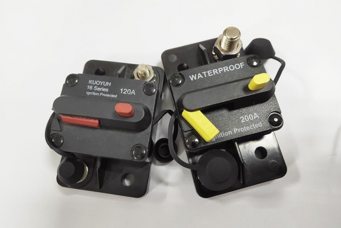 KUOYUH 16F Series Marine Manual Reset Circuit Breakers