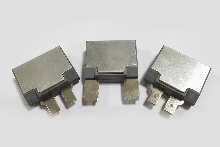 17 Series Auto-Reset MAXI Circuit Breakers