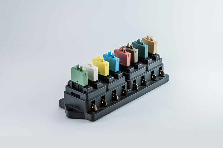 102 Series push button circuit breaker